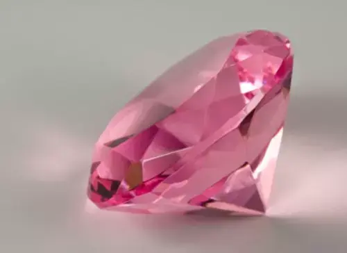 imagen referencia de un diamante rosa 2