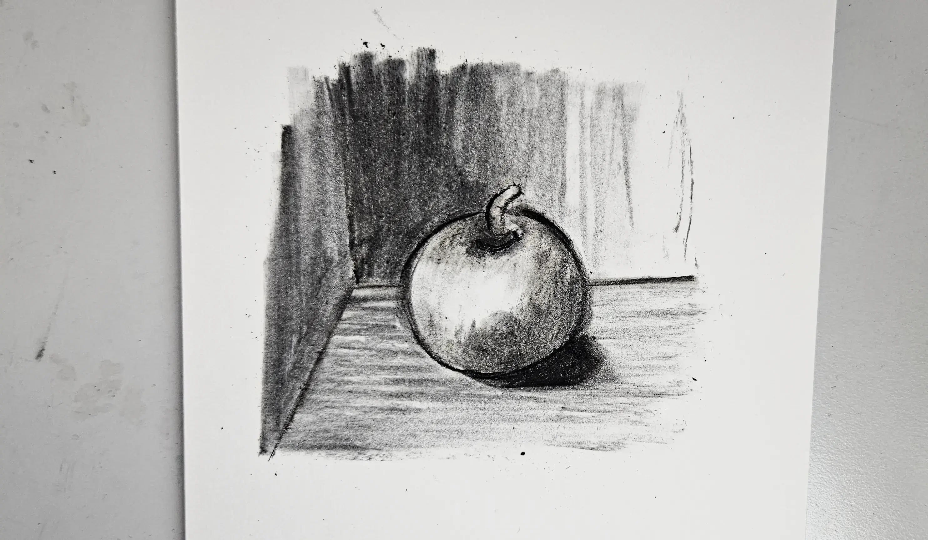 dessiner une pomme au fusain
