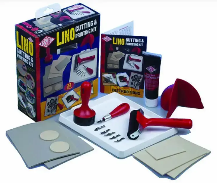 un kit de matériel pour la linogravure
