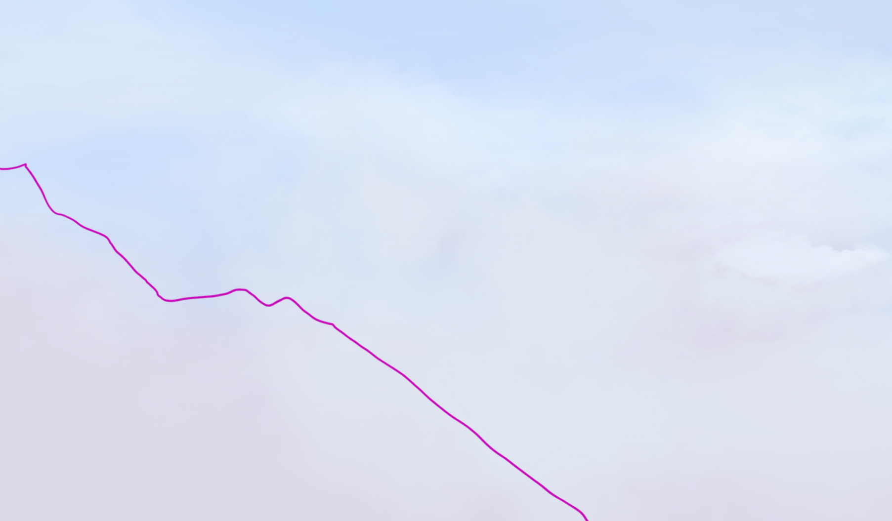 el trazado de la montaña en primer plano