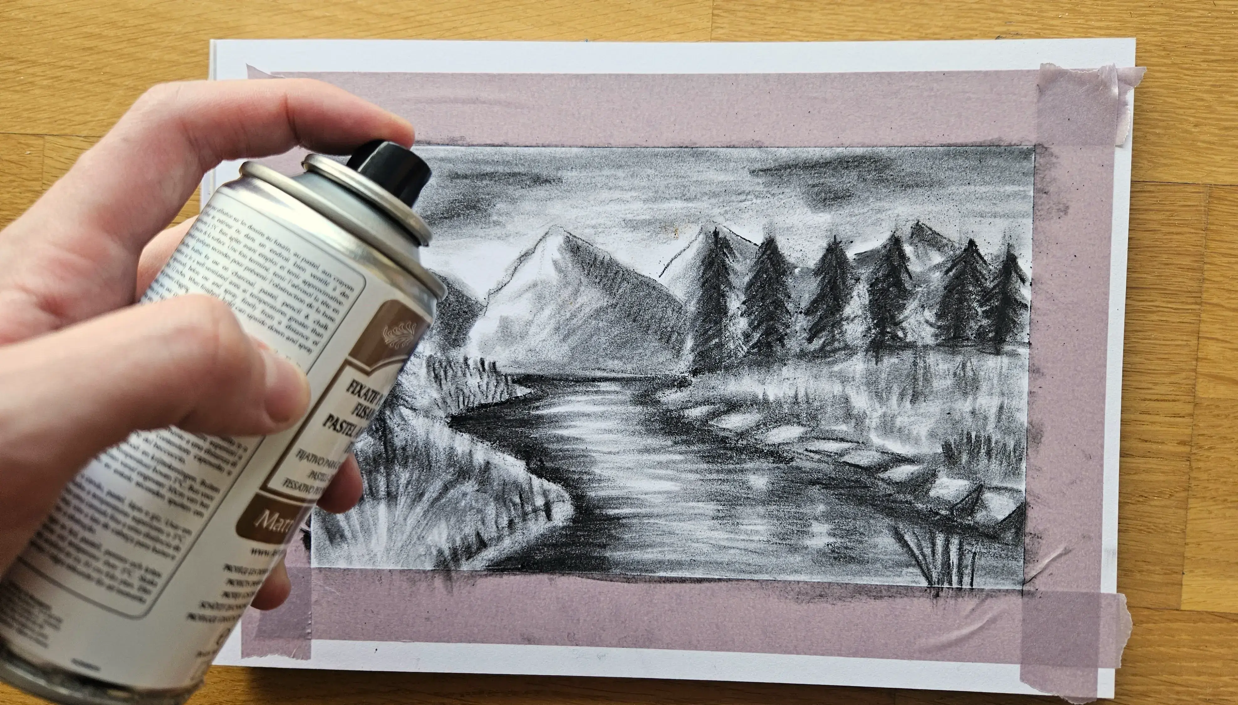 utiliser un spray fixatif pour son paysage au fusain