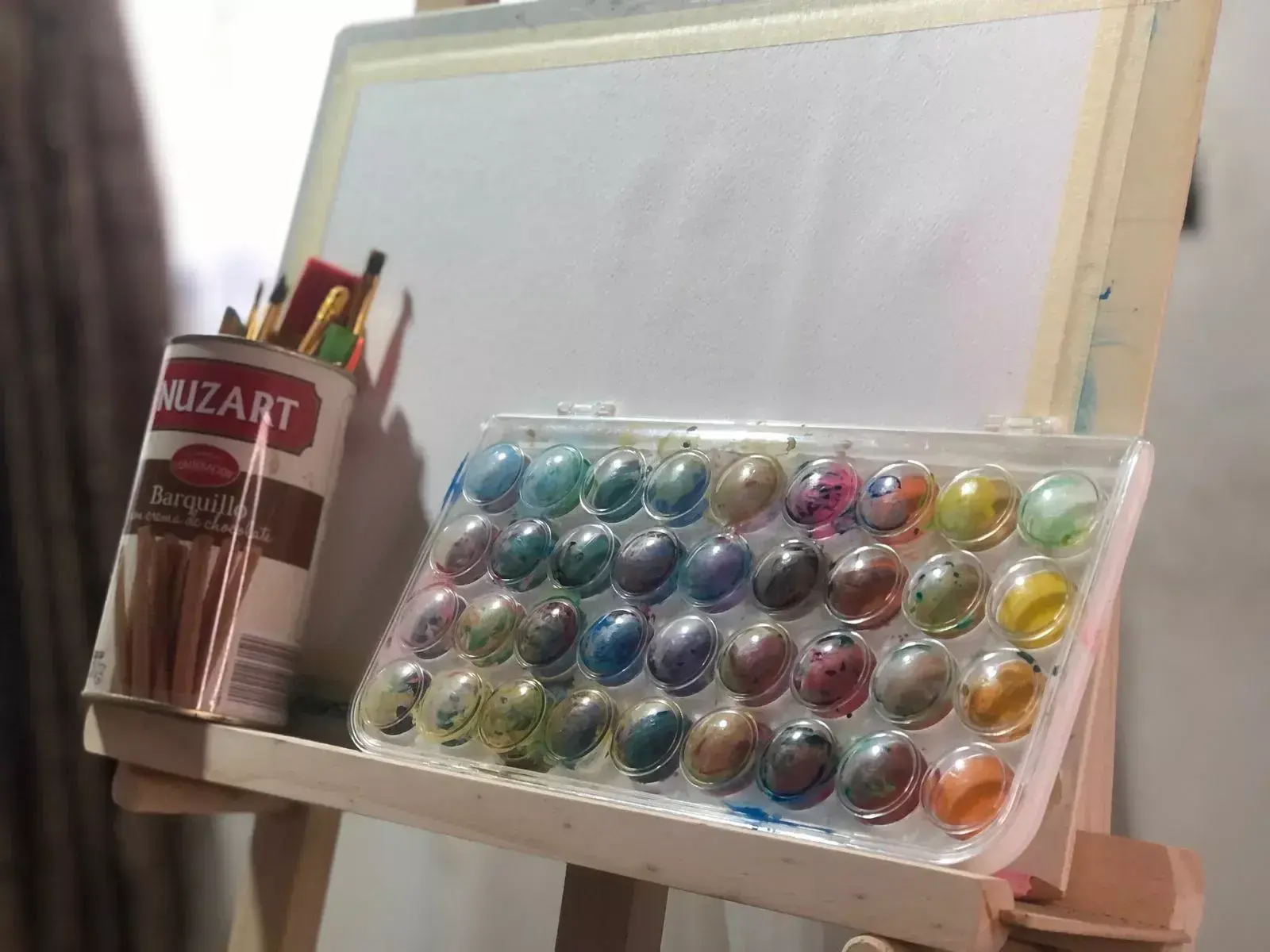 le matériel pour peindre un paysage marin à l’aquarelle