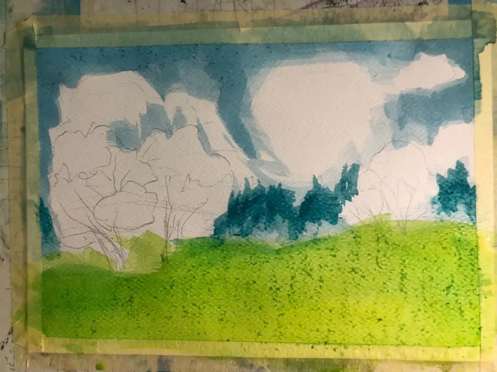 pintar el bosque de un paisaje primaveral con acuarela