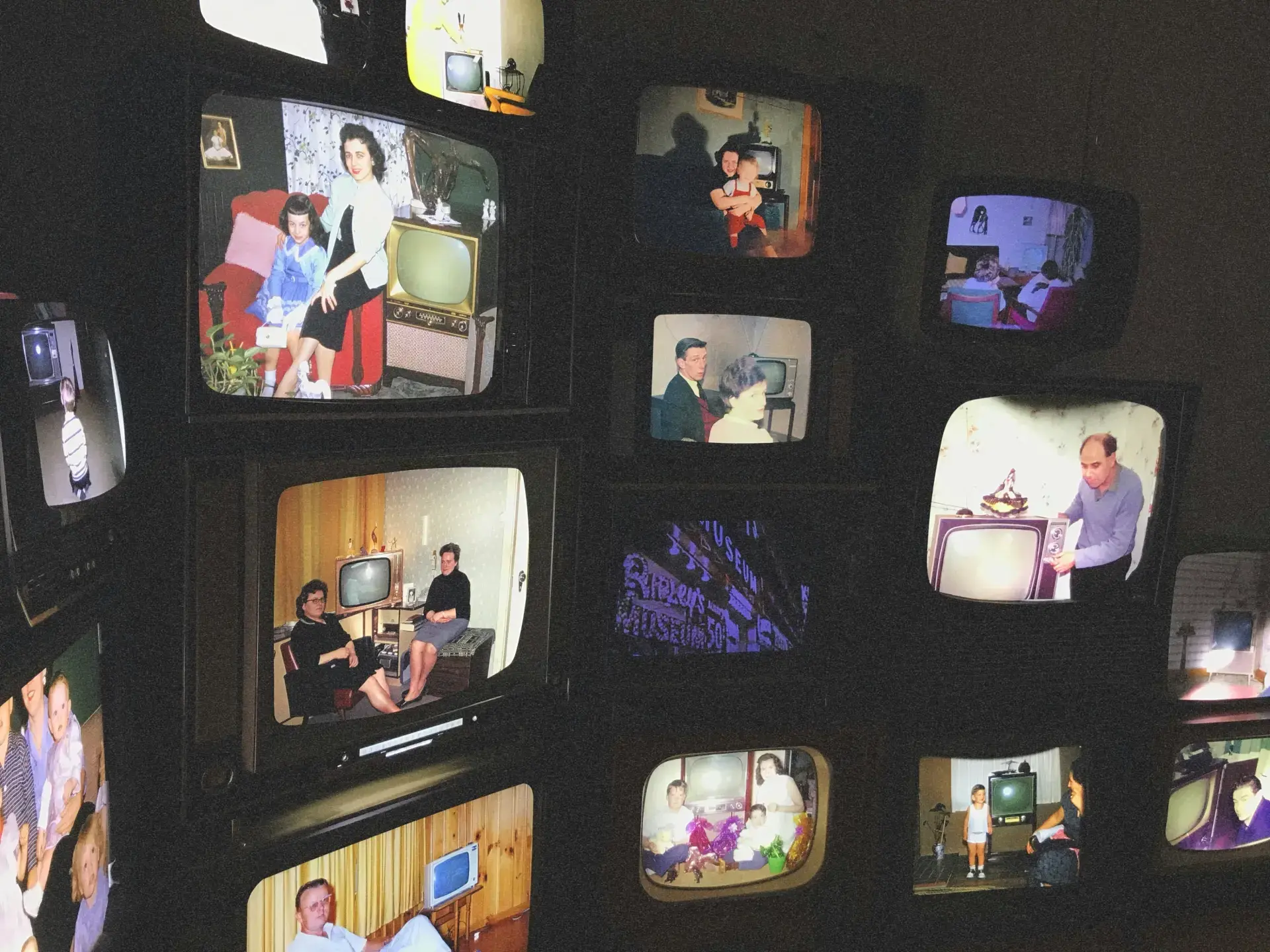 la télévision inspirée du style pop art