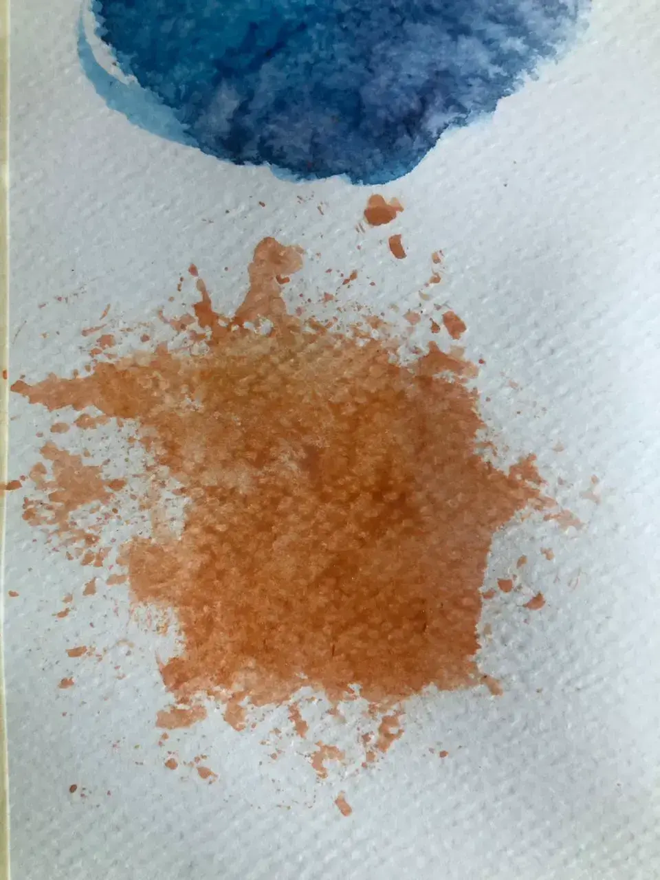 utiliser du plastique pour ajouter de la texture à l’aquarelle